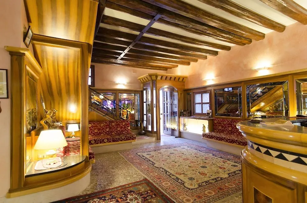**** מלון ונציה Messner Palace איטליה